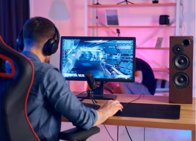 What Makes Online Video Gaming Different From Offline Gaming?